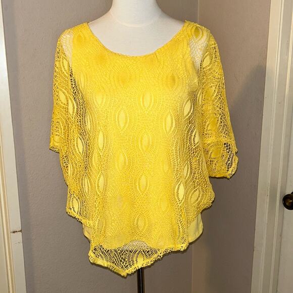 Chenault Tops - Chenault yellow pancho style knitted top with a solid tank, size large